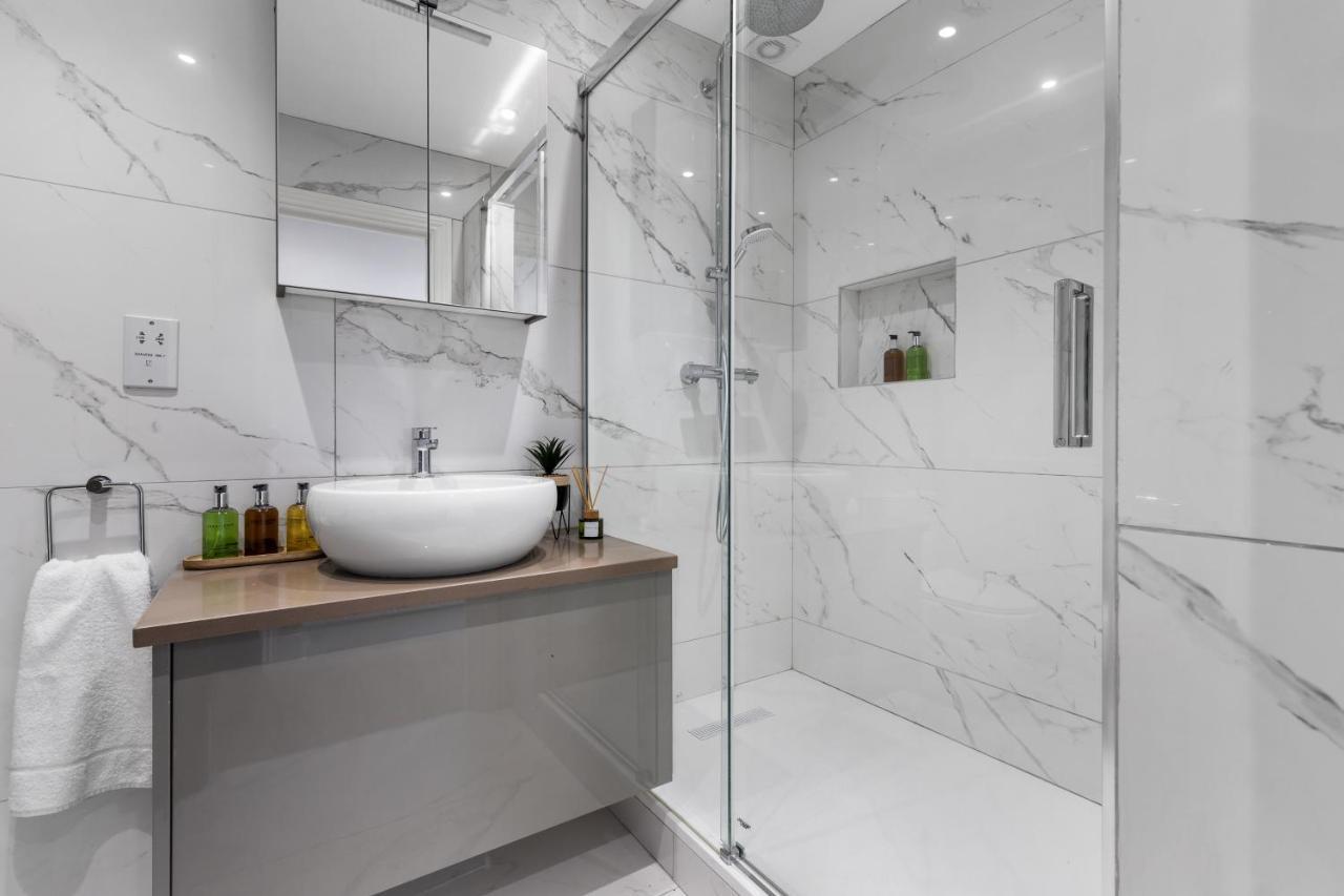 Stylish & Spacious 3 Bed Apartment With Fast Wifi, Close To Tube & Wembly Londra Esterno foto