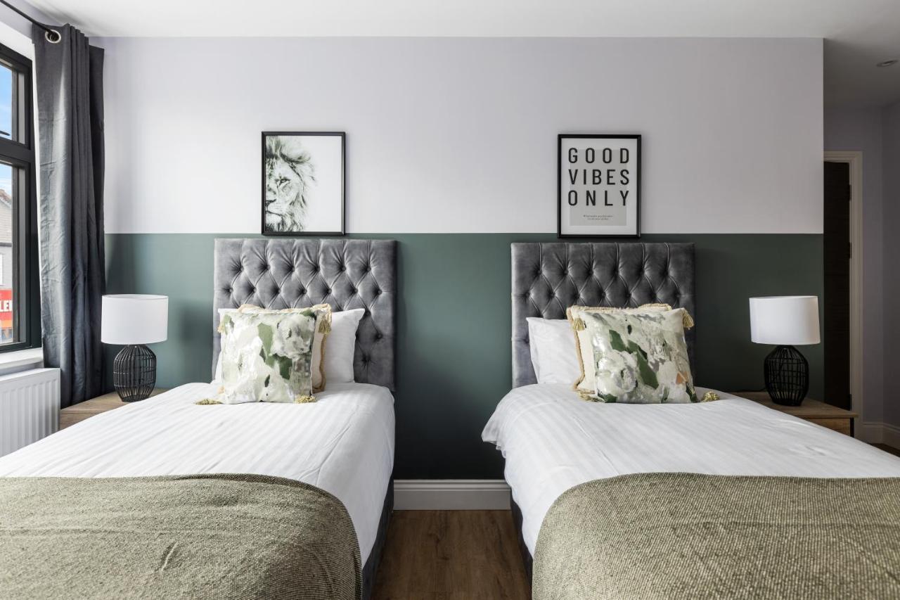 Stylish & Spacious 3 Bed Apartment With Fast Wifi, Close To Tube & Wembly Londra Esterno foto