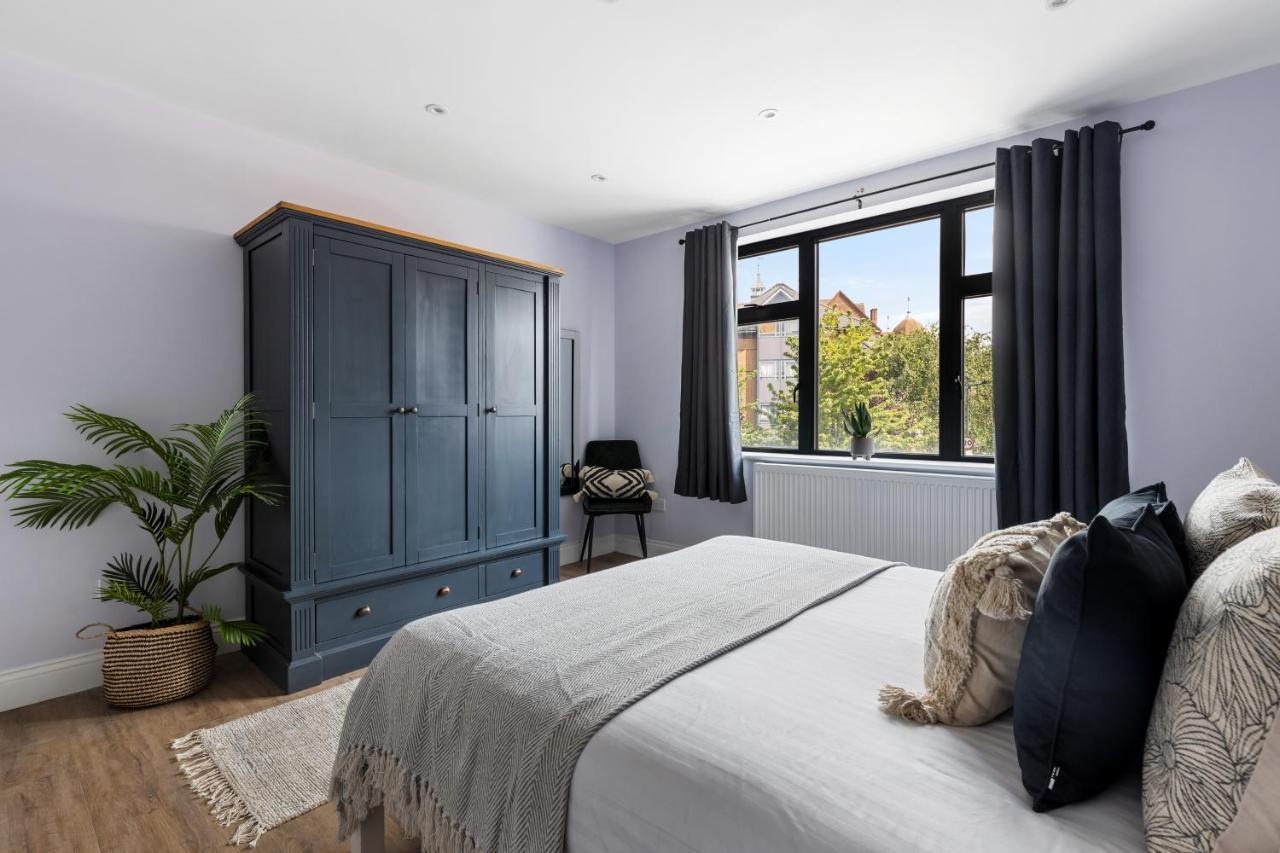 Stylish & Spacious 3 Bed Apartment With Fast Wifi, Close To Tube & Wembly Londra Esterno foto