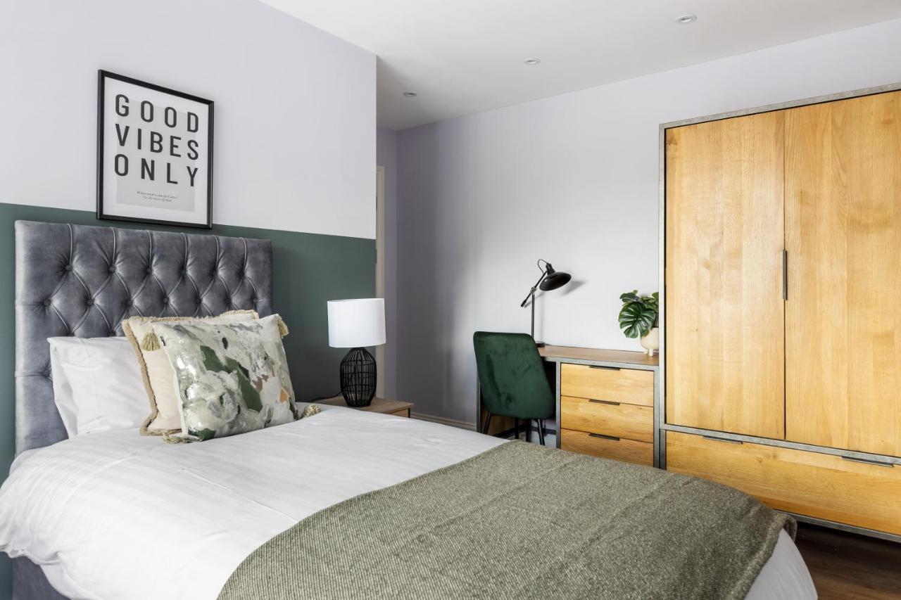 Stylish & Spacious 3 Bed Apartment With Fast Wifi, Close To Tube & Wembly Londra Esterno foto
