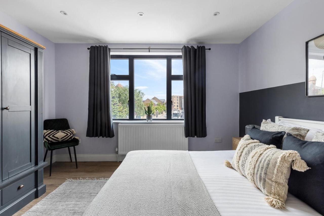 Stylish & Spacious 3 Bed Apartment With Fast Wifi, Close To Tube & Wembly Londra Esterno foto